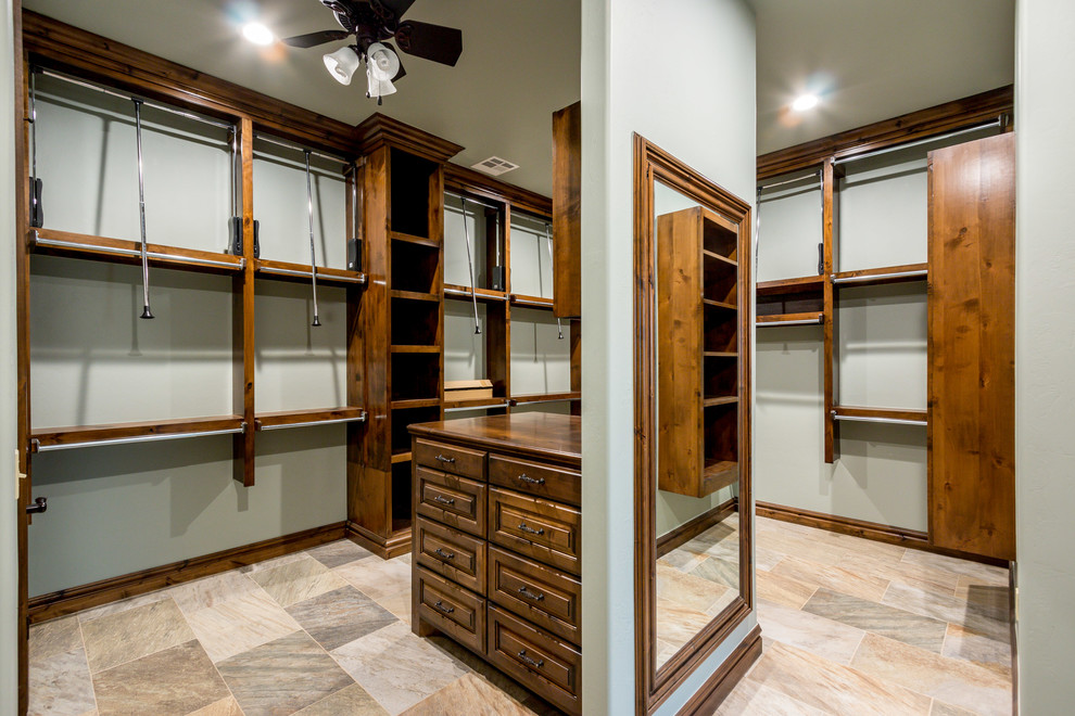 Design ideas for a traditional storage and wardrobe in Oklahoma City.