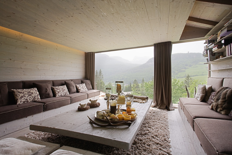 Photo of a country living room in Turin.