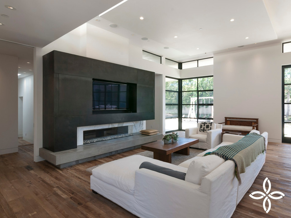 Contemporary living room in San Diego.