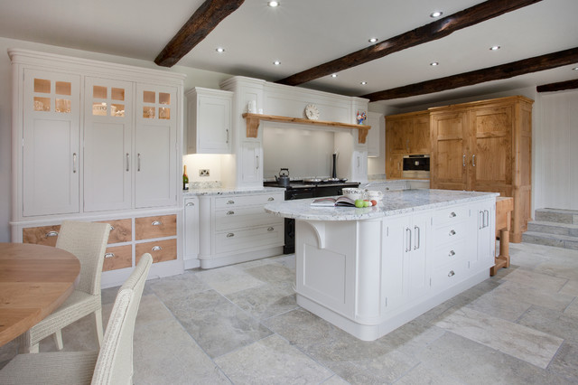 The Farmhouse country-kitchen