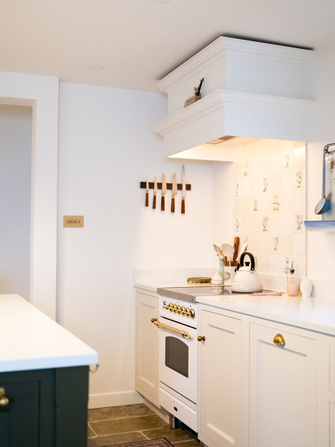 Classic In-Frame Plain Front Beaded Shaker Kitchen lantlig-koek