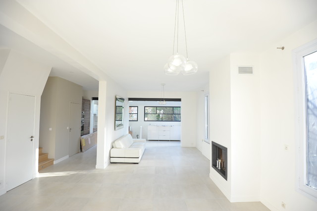 Maison HAY LES ROSES modern-wohnzimmer