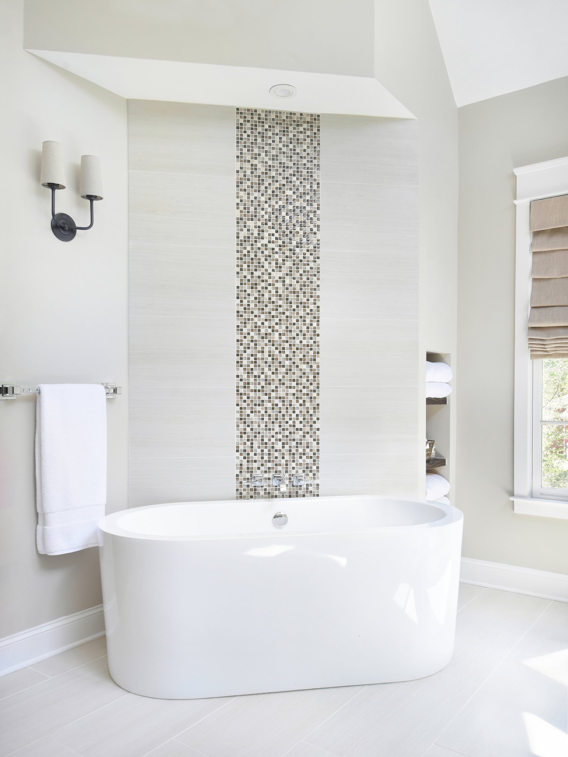10 Eye-Catching Bathroom Accent Walls, image size:1922x2560