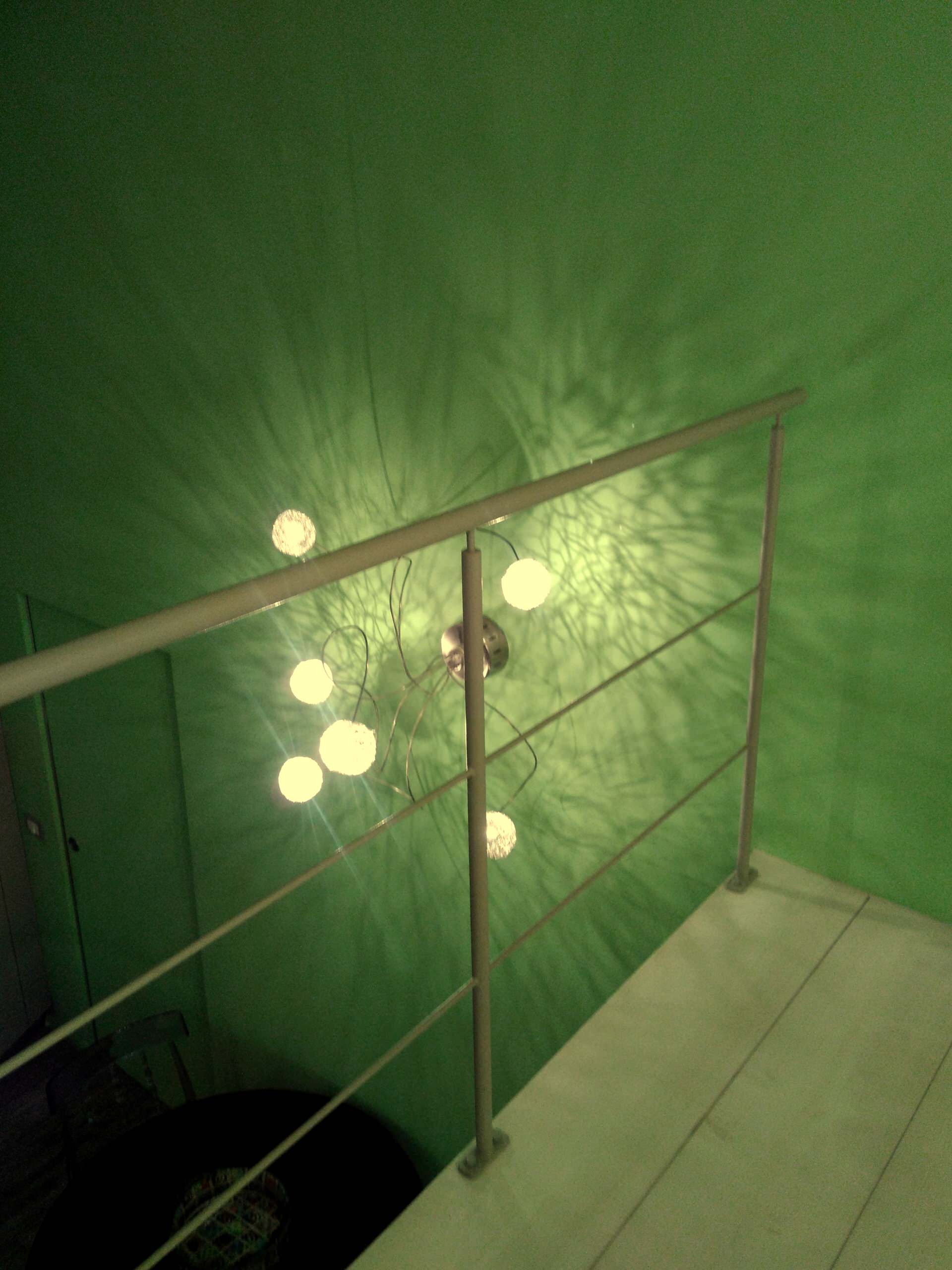 Open - space con parete verde