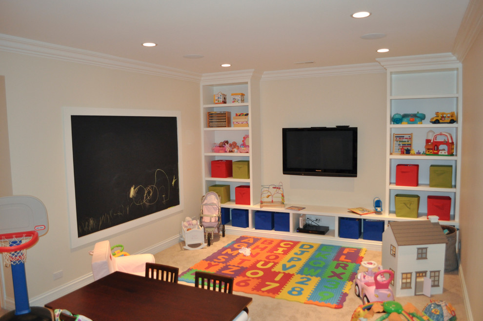 Inspiration for a transitional basement remodel in Chicago