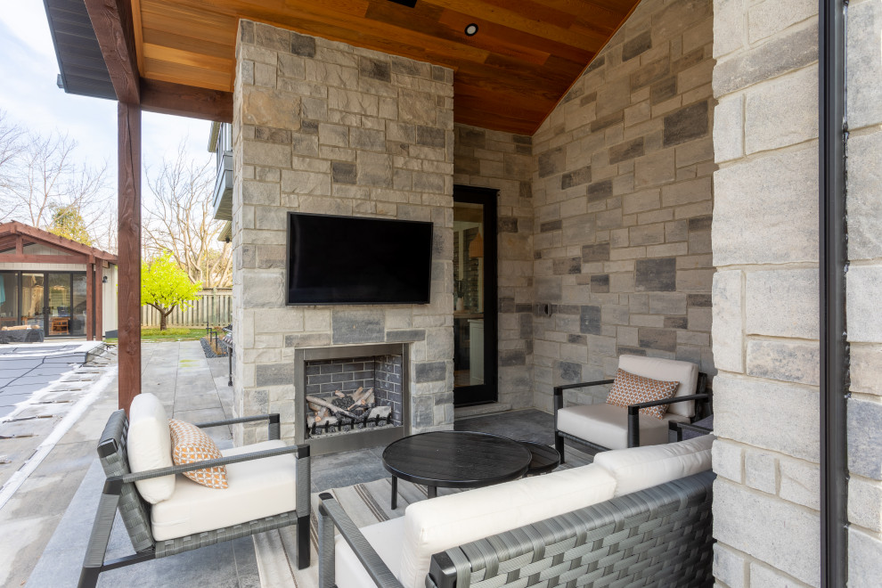 Inspiration for a transitional patio remodel in Toronto