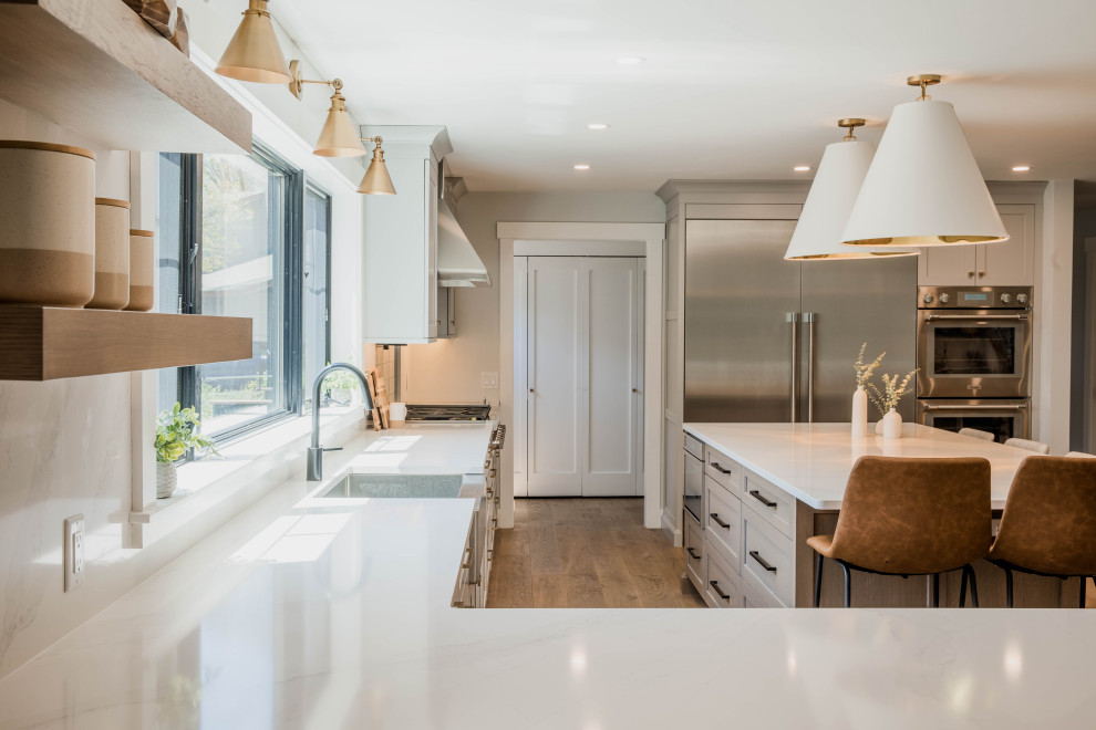 Kitchen - transitional kitchen idea in Boston