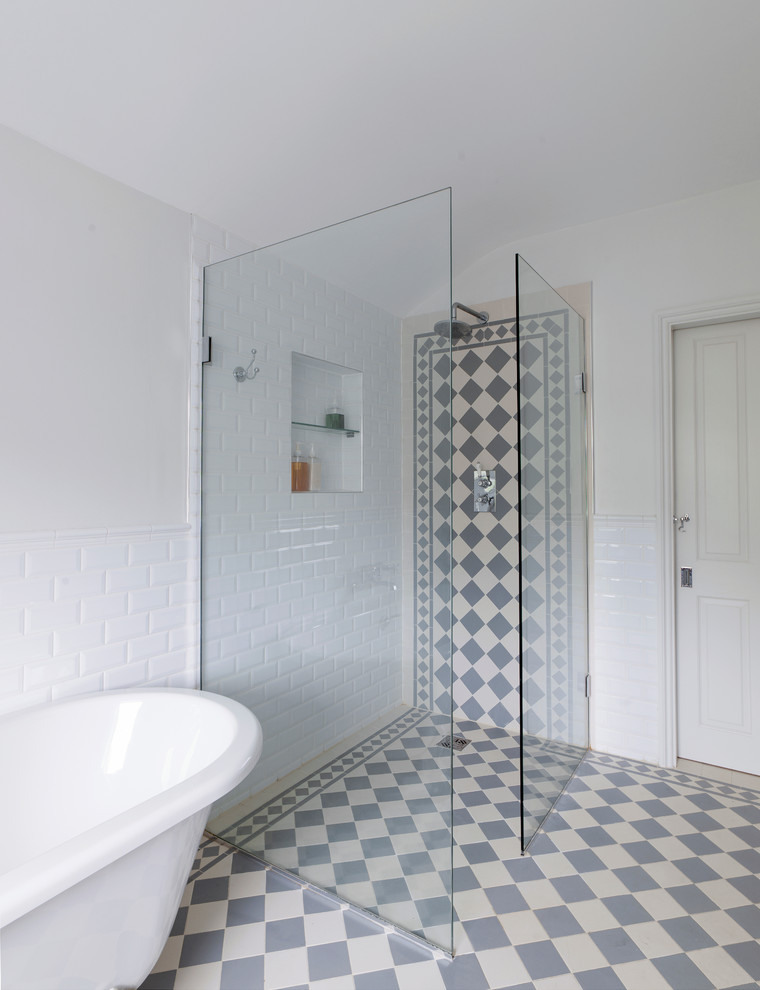 Design ideas for a midcentury bathroom in London.