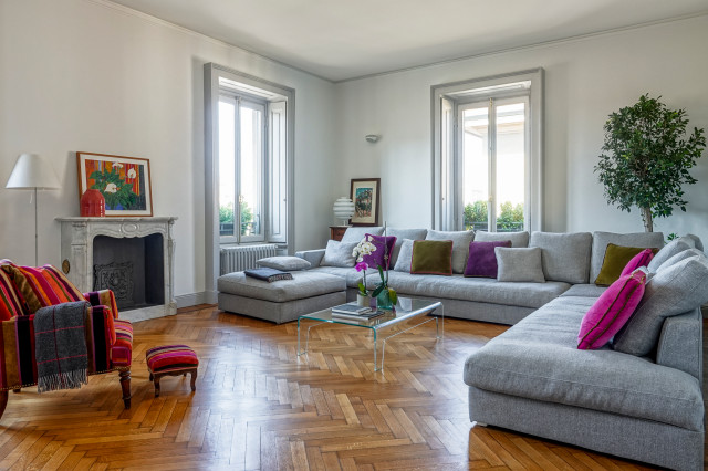 Casa A&R contemporary-living-room