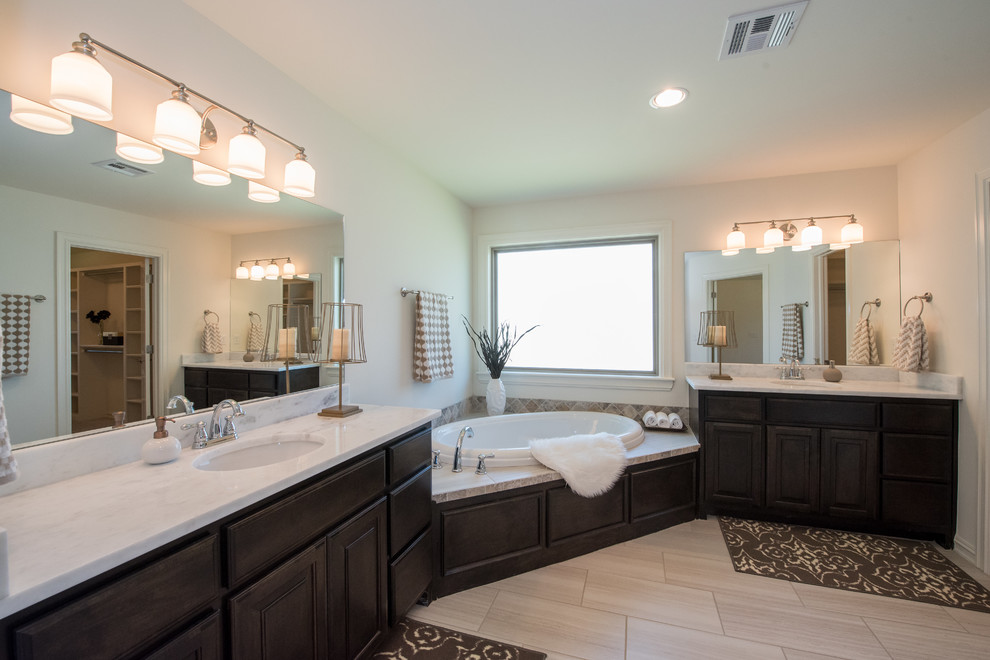 Bathroom - transitional bathroom idea