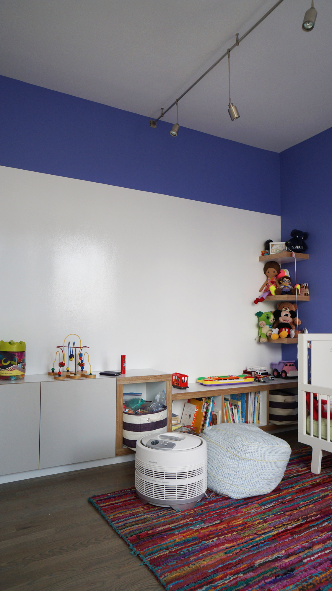 Kids room with dry erase wall
