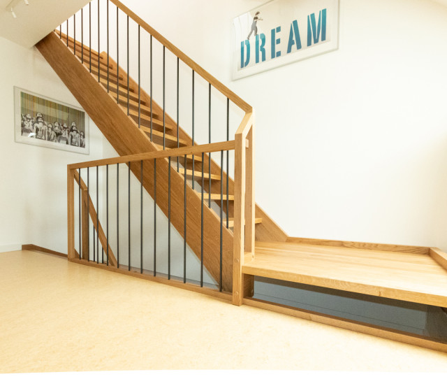 Moderne Podesttreppe modern-staircase