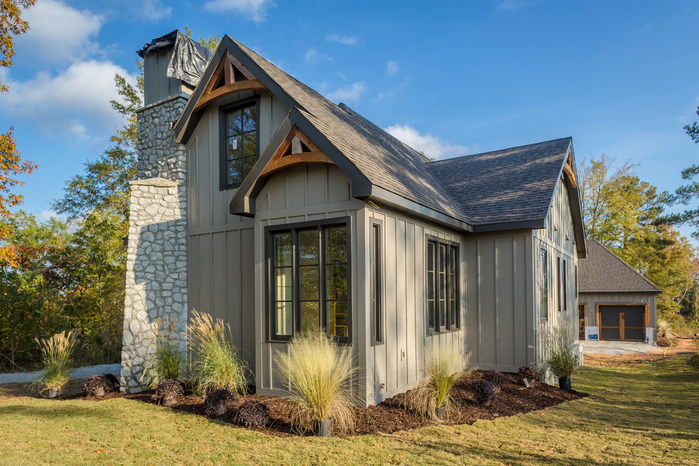 Home design - rustic home design idea in Atlanta