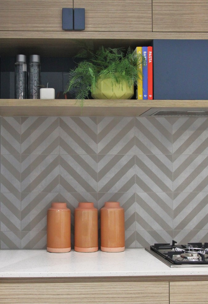 Design ideas for a contemporary kitchen in Townsville.