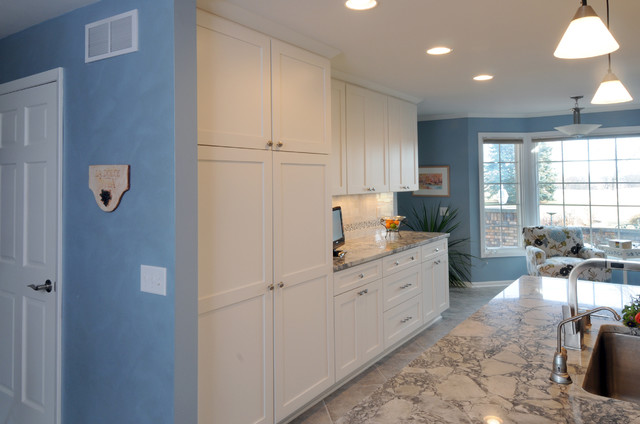 Bright Kitchen contemporary-kitchen