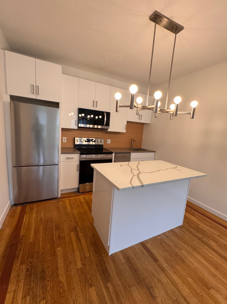 1880 Commonwealth Ave Kitchen
