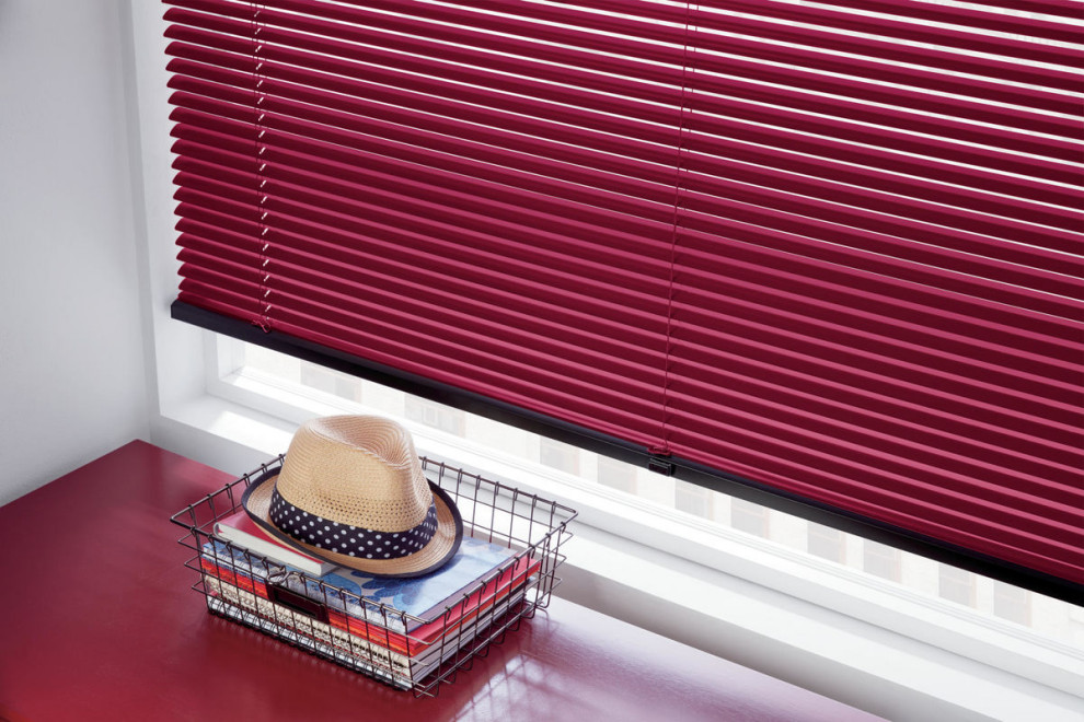 Nurseries/Children's Room - MODERN PRECIOUS METALS® ALUMINUM BLINDS
Fabric/Material: Aluminum
Color: Garnet Red