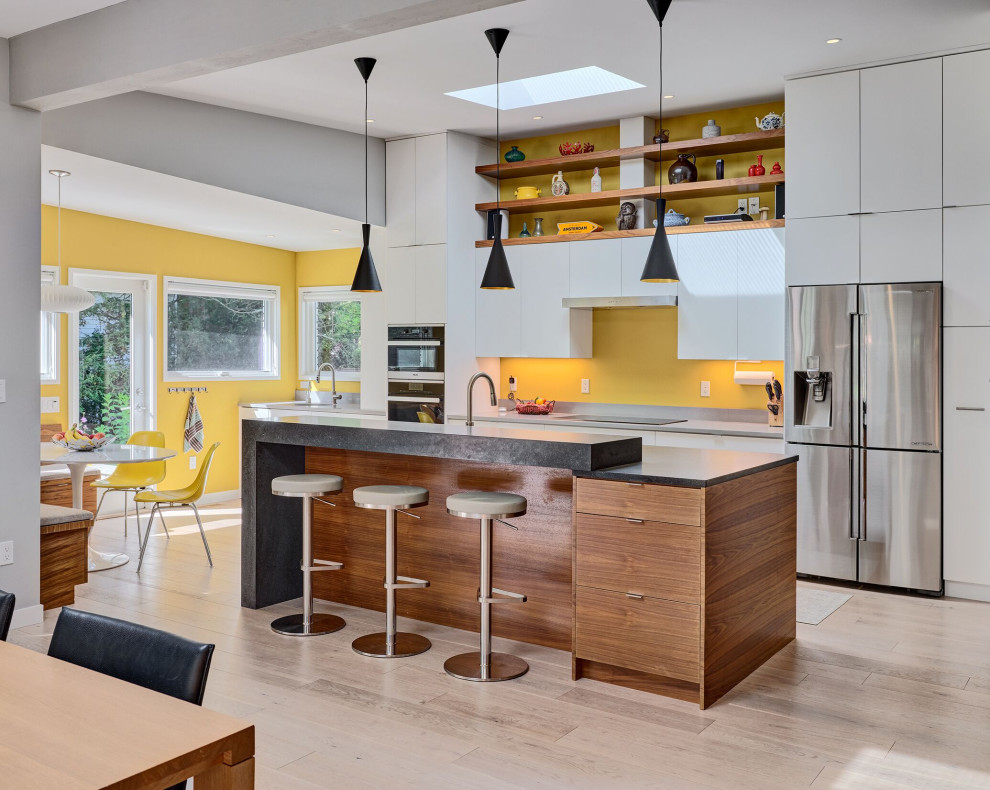 This is an example of a midcentury kitchen in New York.