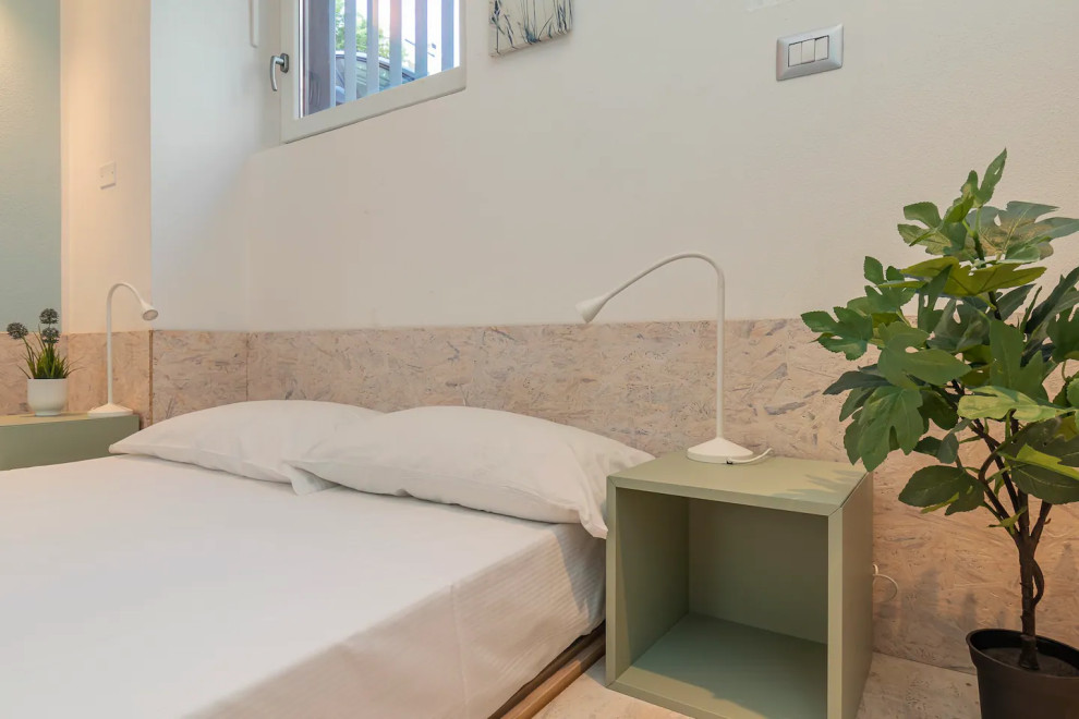 Small scandinavian bedroom in Milan.