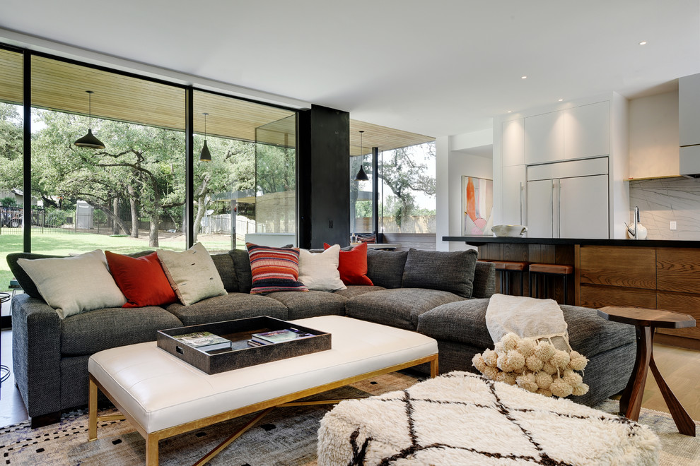 Home design - transitional home design idea in Austin