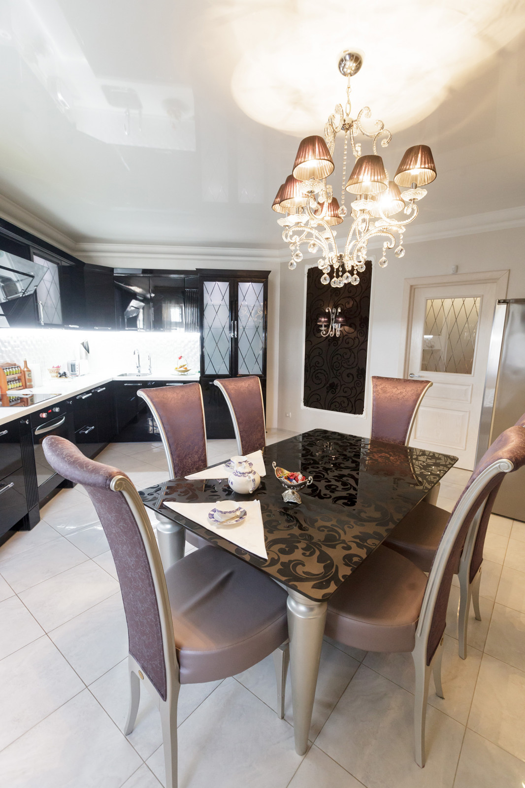 Черное и цветное