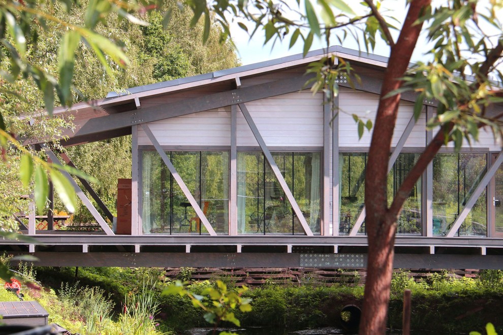 Дом над водой