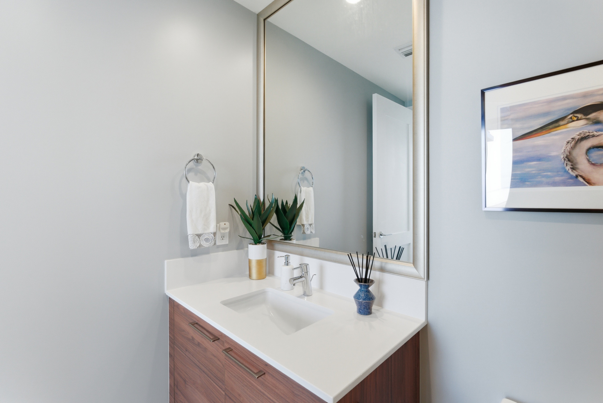 We Love Travel and Art