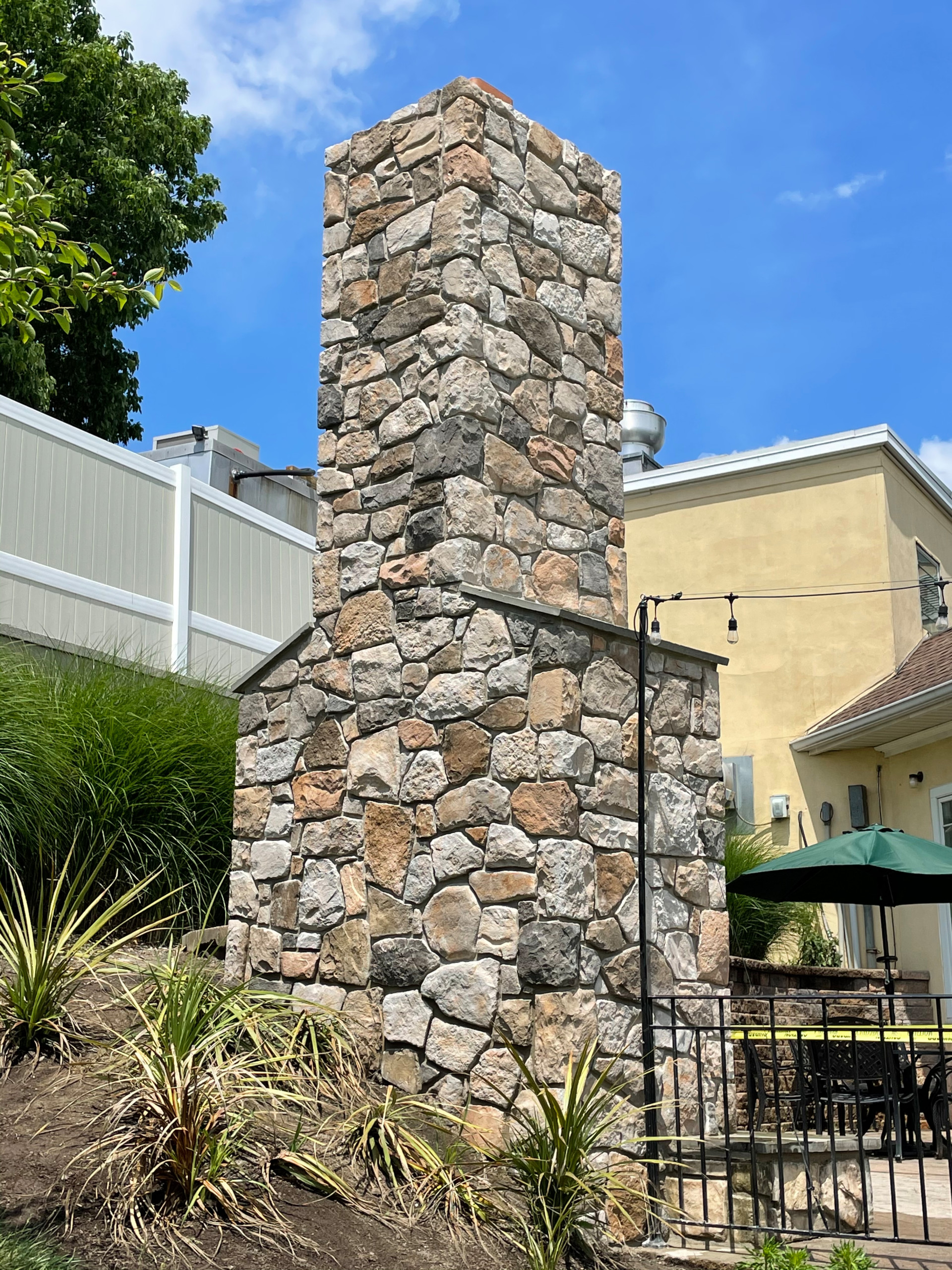 Outdoor fireplace