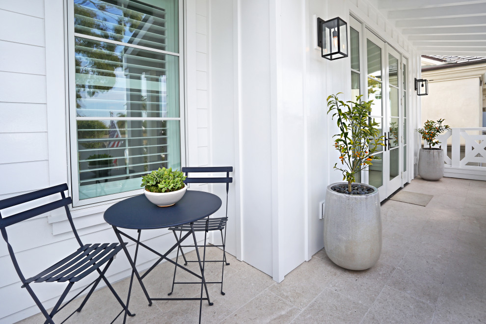 Home design - transitional home design idea in Orange County