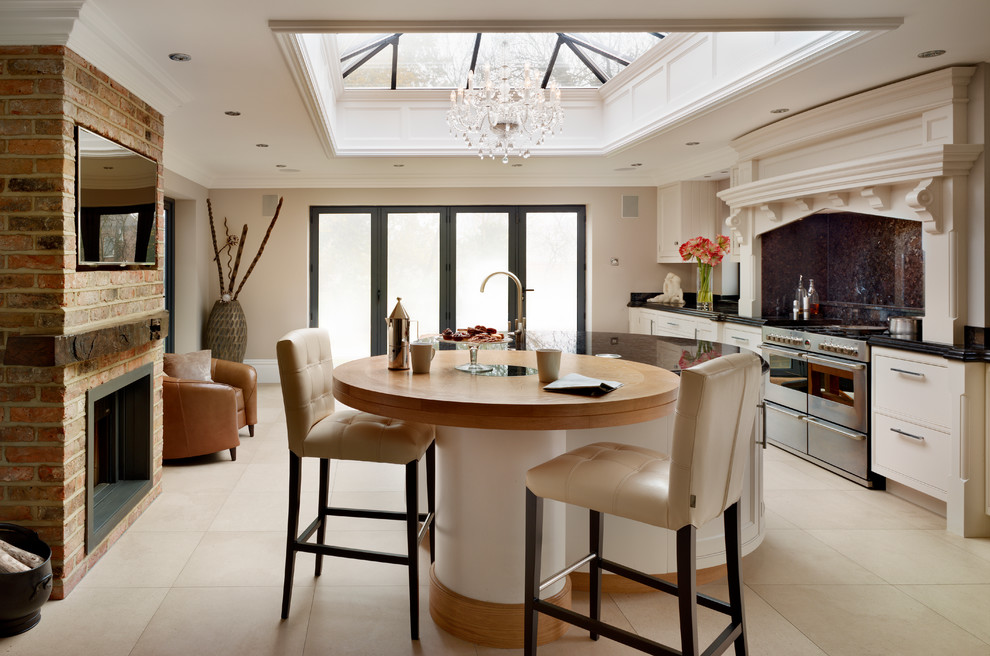 Design ideas for a traditional kitchen in London.
