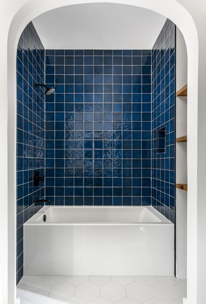 ナッシュビルにある北欧スタイルのおしゃれな浴室の写真