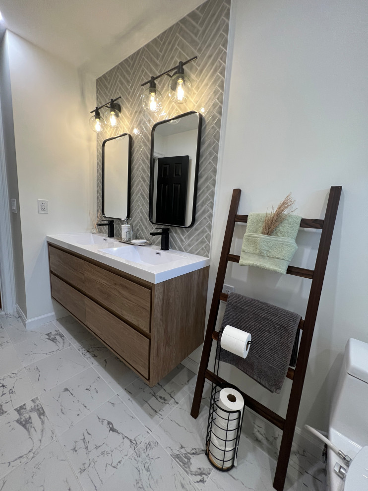 Valley Cottage, Bathroom