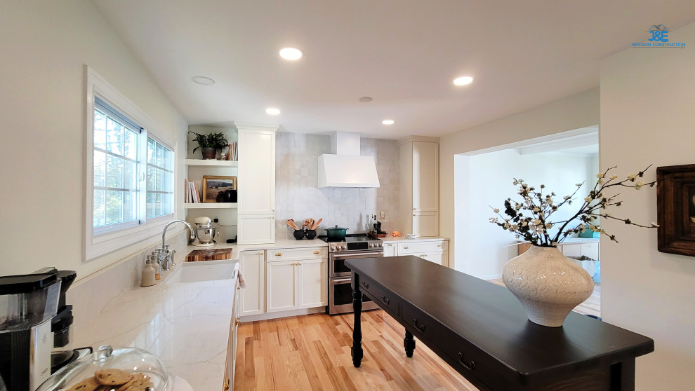Kitchen - rustic kitchen idea in Baltimore