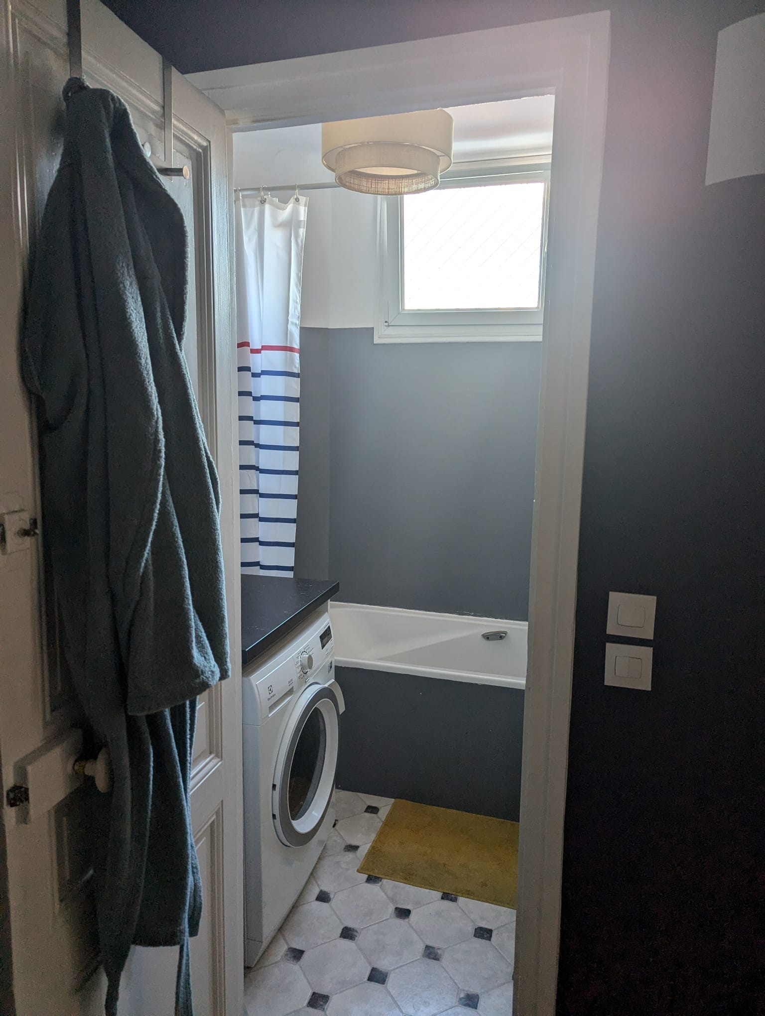 salle de bain zen et fonctionnelle