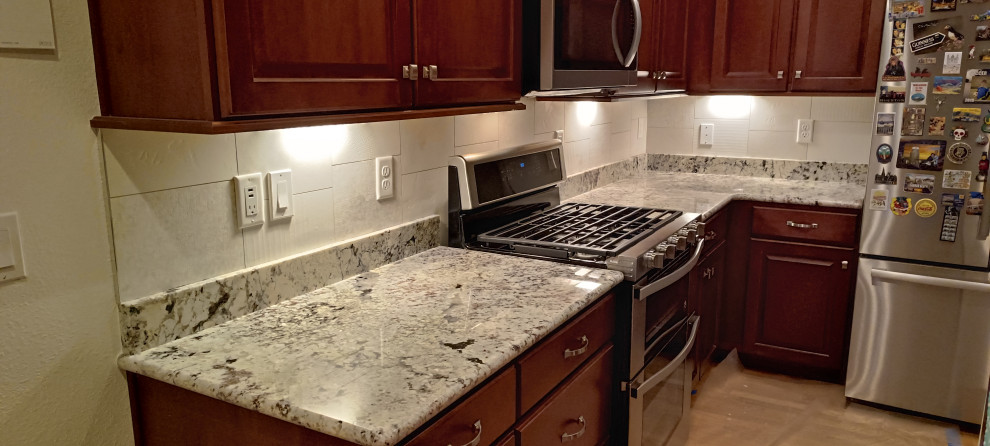 Kitchen - kitchen idea in Denver