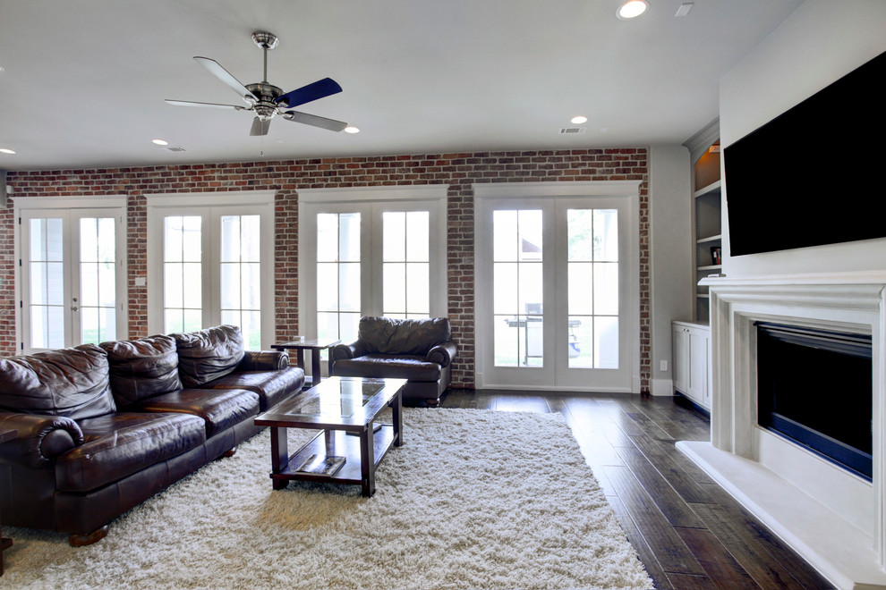 Home design - transitional home design idea in Houston