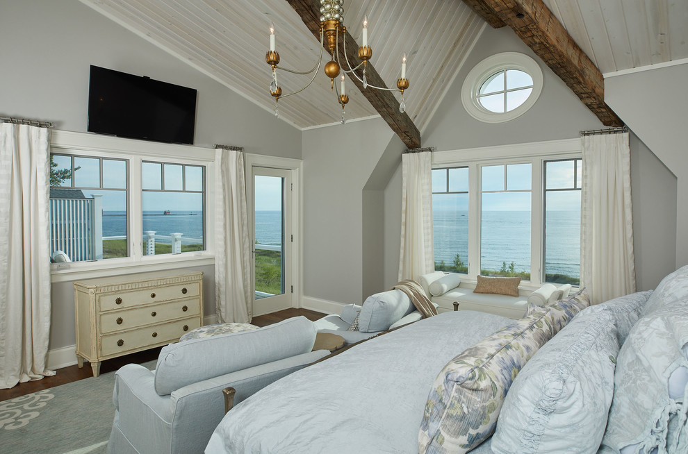 グランドラピッズにあるビーチスタイルのおしゃれな寝室のインテリア
