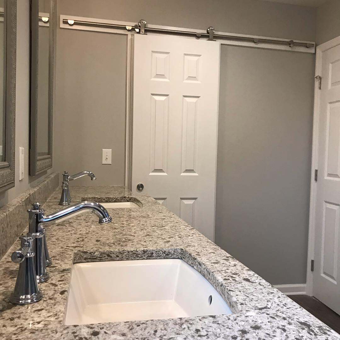"Grey on White" Master On suite