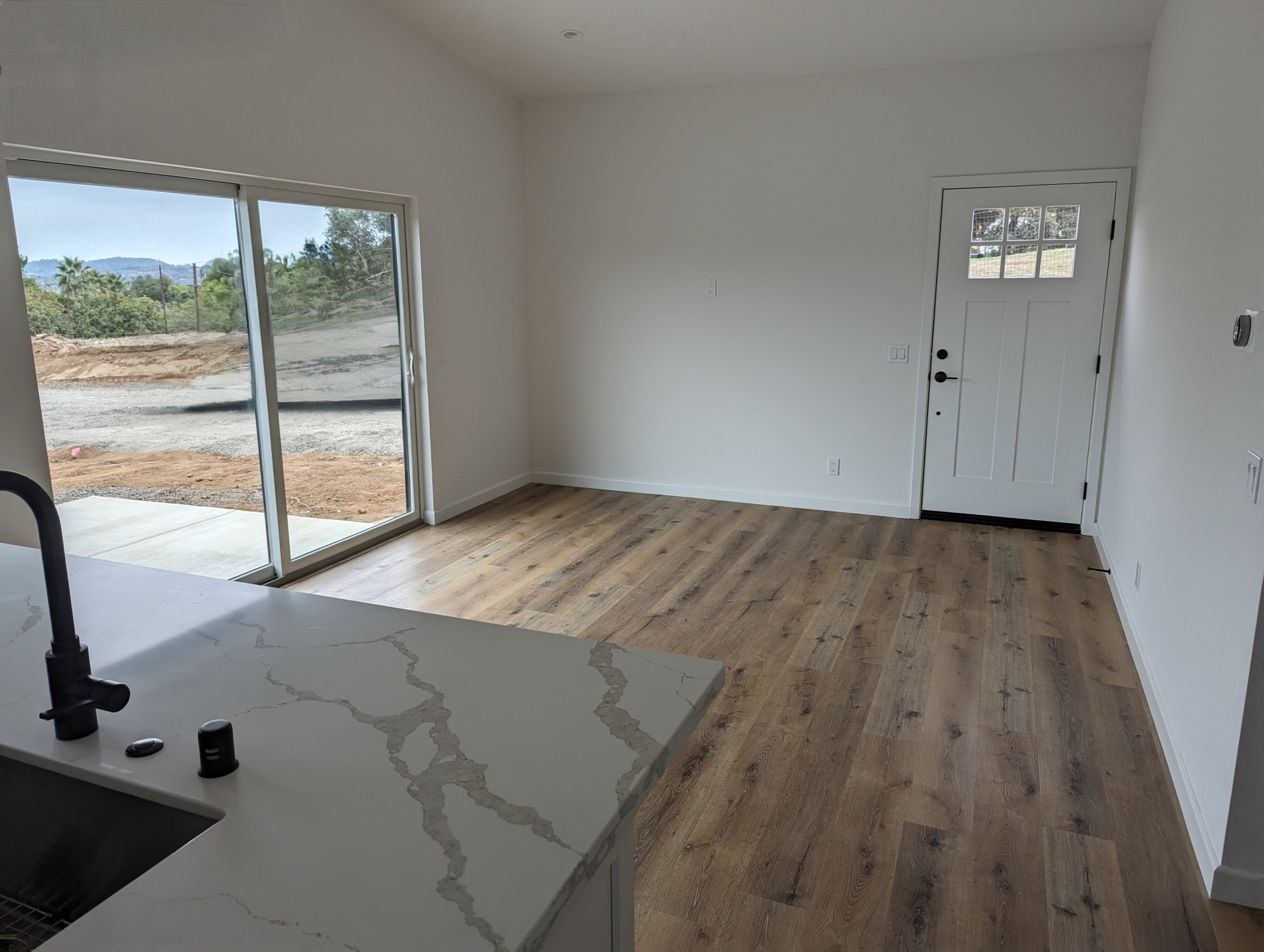 ADU 650 SQFT 1 BED