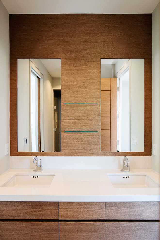 Bathroom - bathroom idea in Toronto