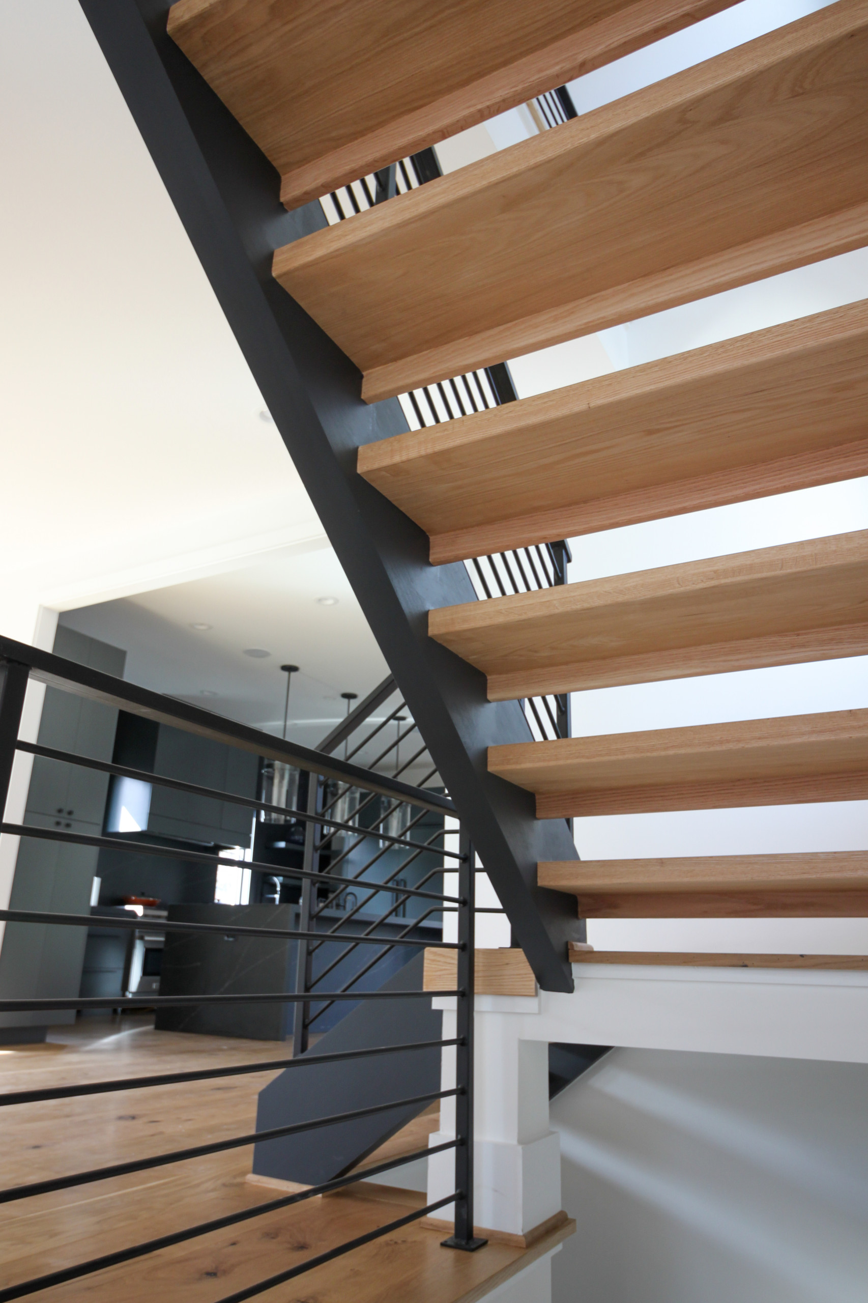85_Sleek Three-Quarter Turn Multilevel-Staircase, McLean VA 22101
