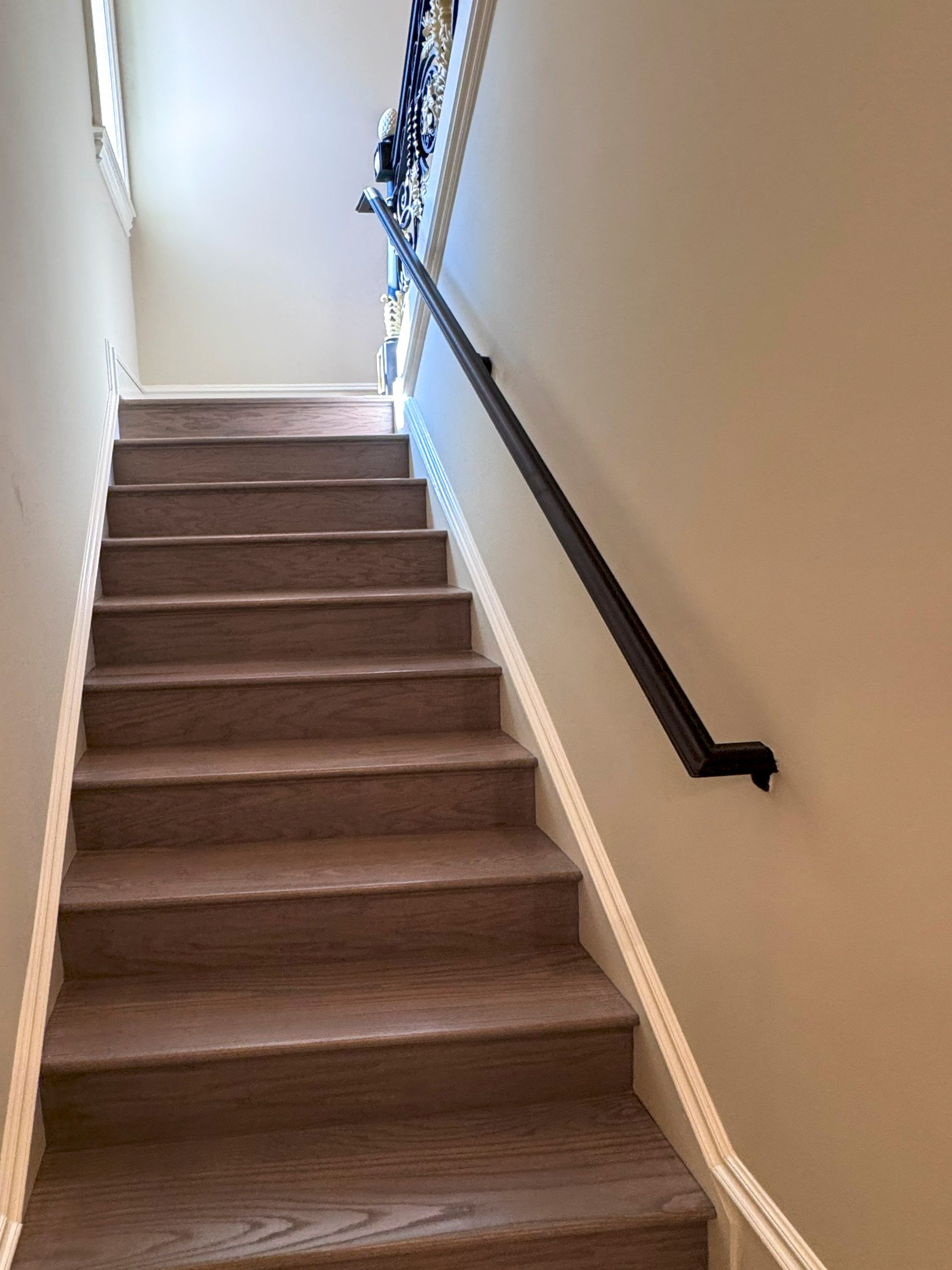 135_Vibrant Staircase with Touch of Historic Grandeur, Great Falls, VA 22066
