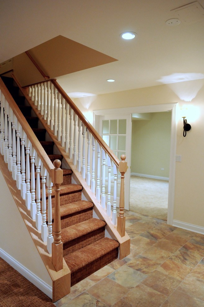 Example of a transitional staircase design in Chicago