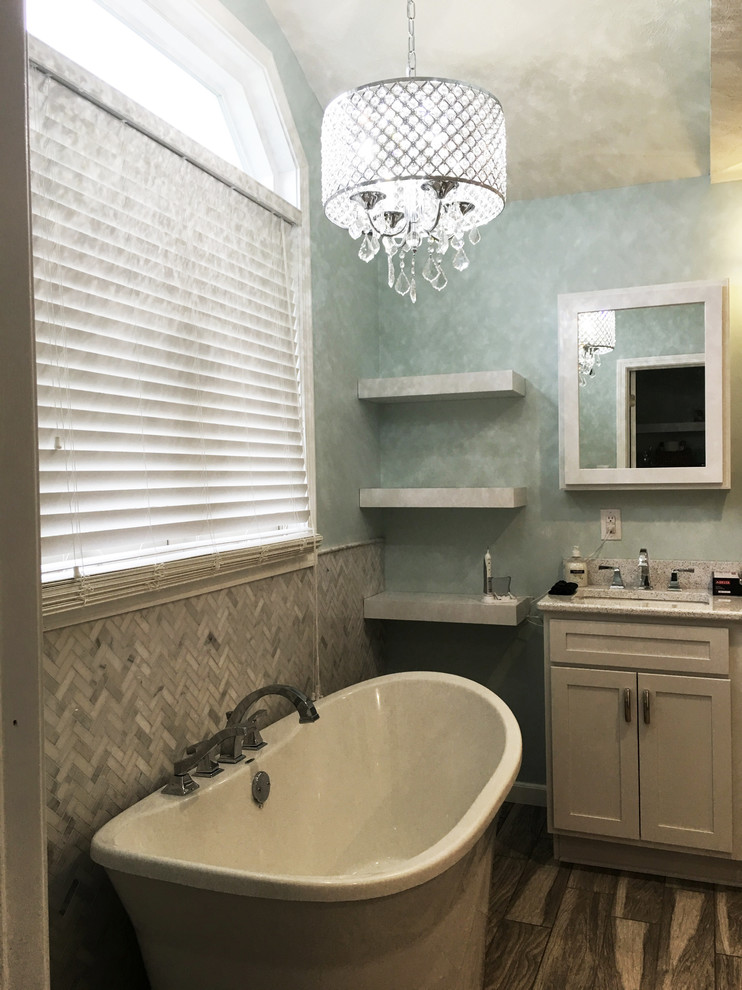 Example of a transitional home design design in Indianapolis
