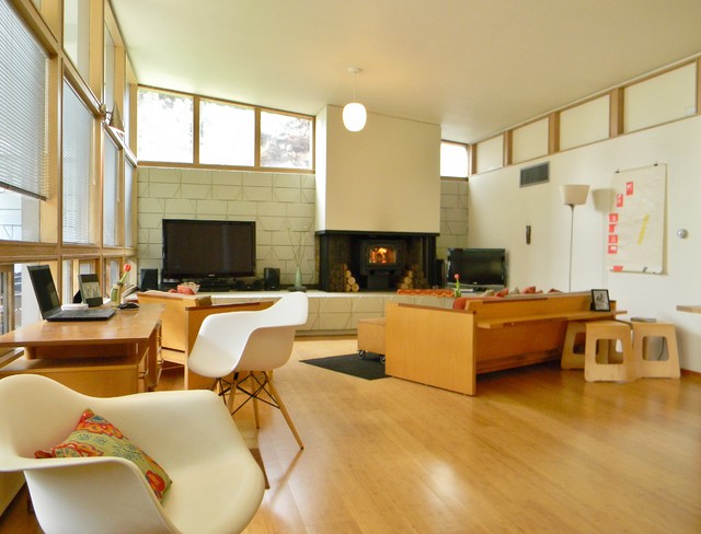 Modern Family Room Seattle Rural Mid-Century Modern midcentury-family-room