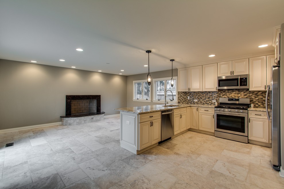 Home design - transitional home design idea in Chicago