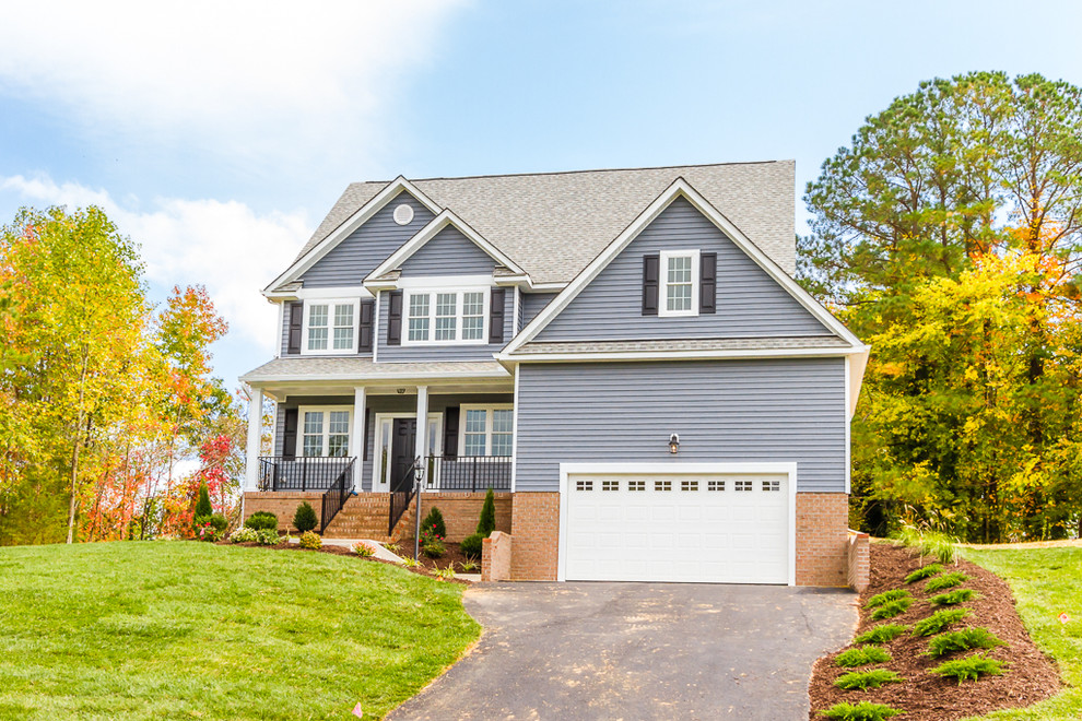Example of a classic home design design in Richmond