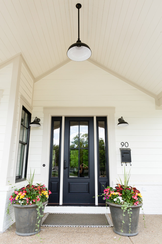 Inspiration for a traditional entryway in Indianapolis.