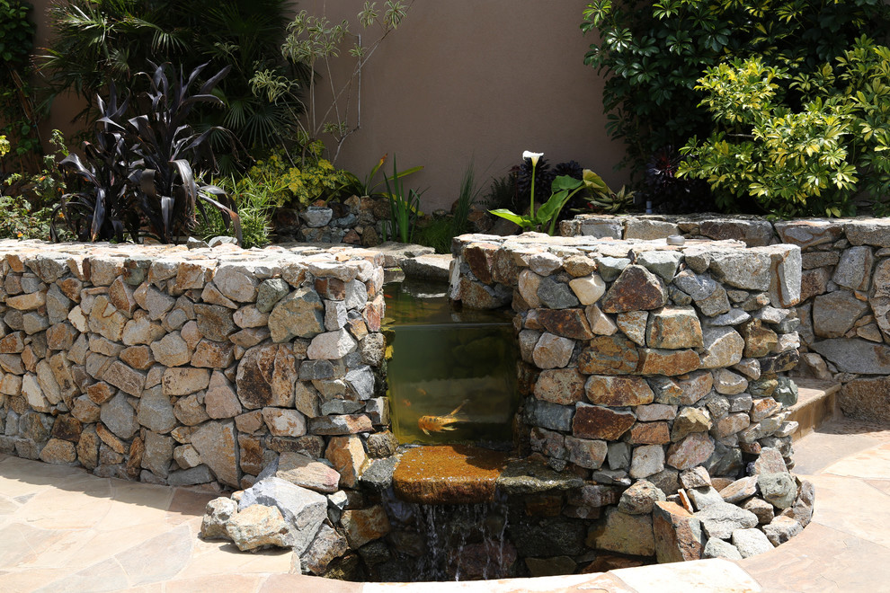 Inspiration for a contemporary landscaping in San Diego.