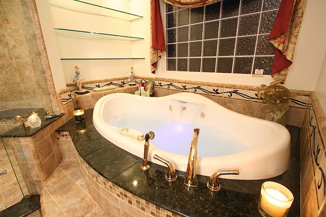 Luxury Defined clasico-cuarto-de-bano